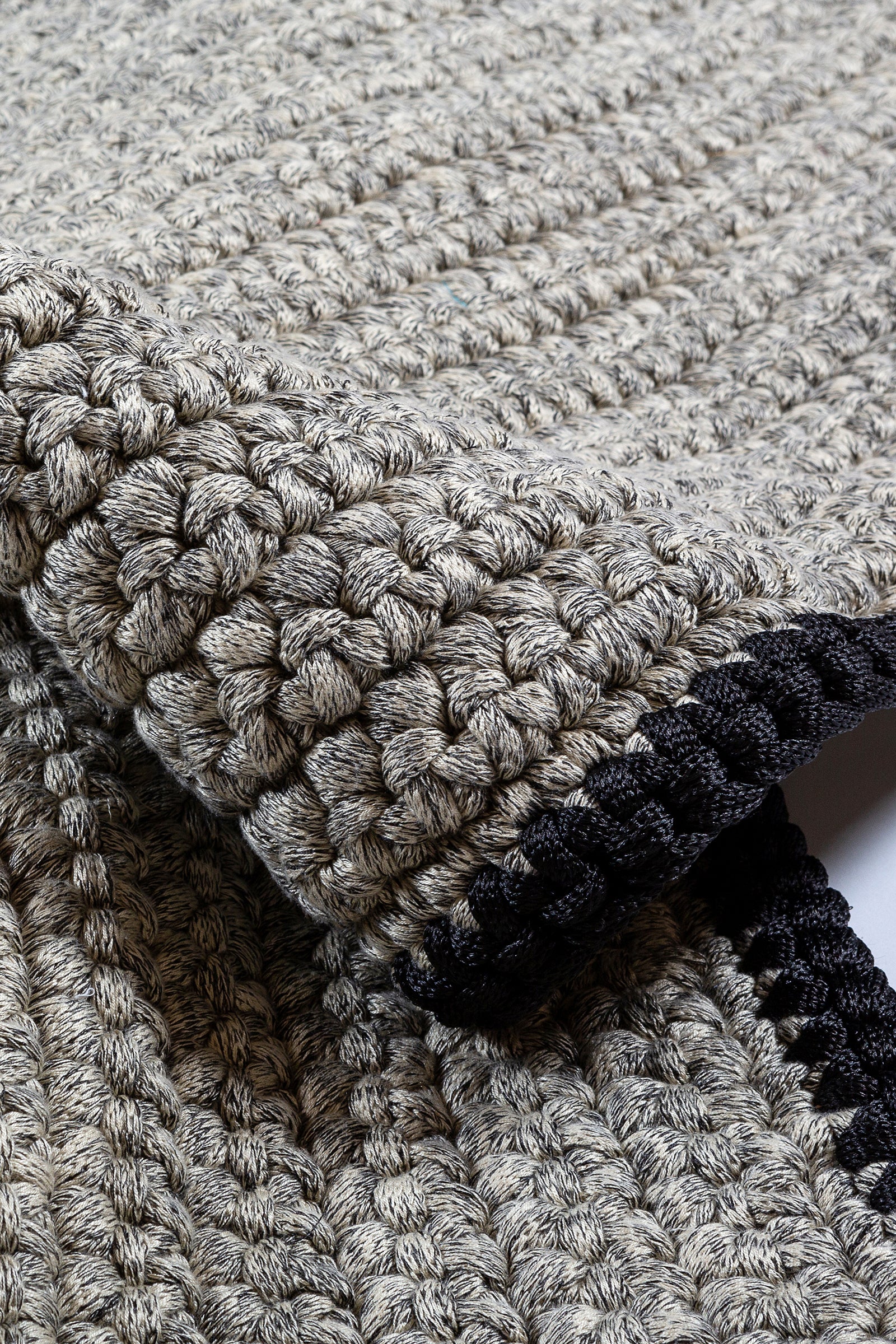 Sand Black Rug 