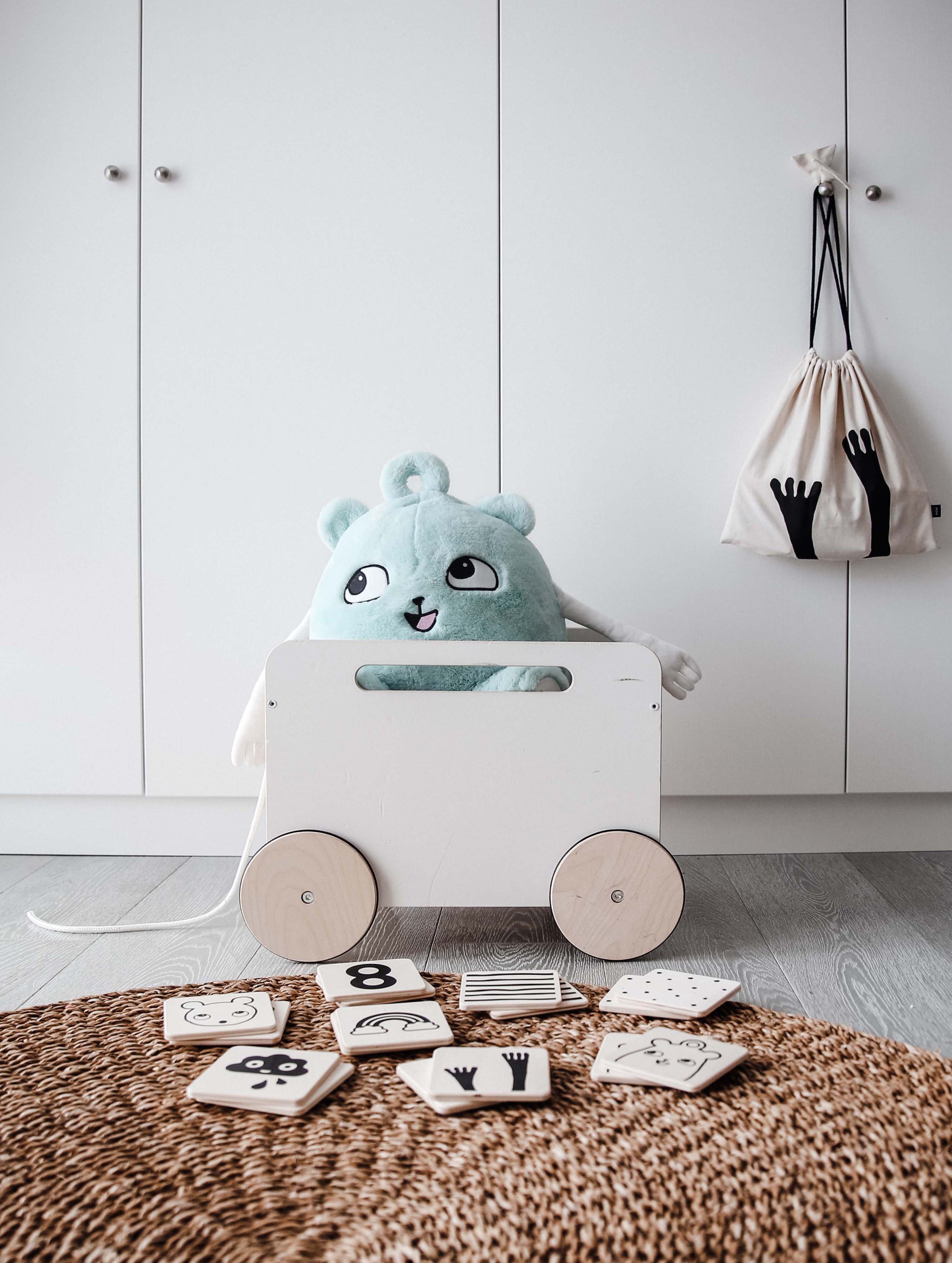 WOODEN TOY CHEST ON WHEELS